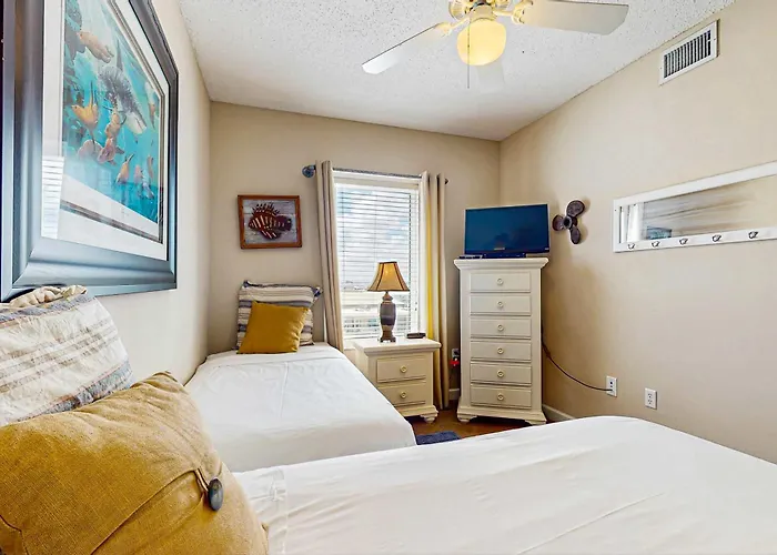 Holiday home Beachfront With Shared Pool Outdoor Shower And Access